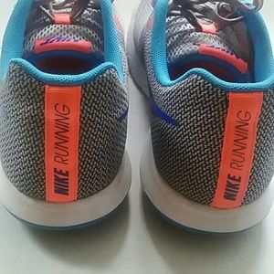 Nike Flex Experience RN 5 size 9